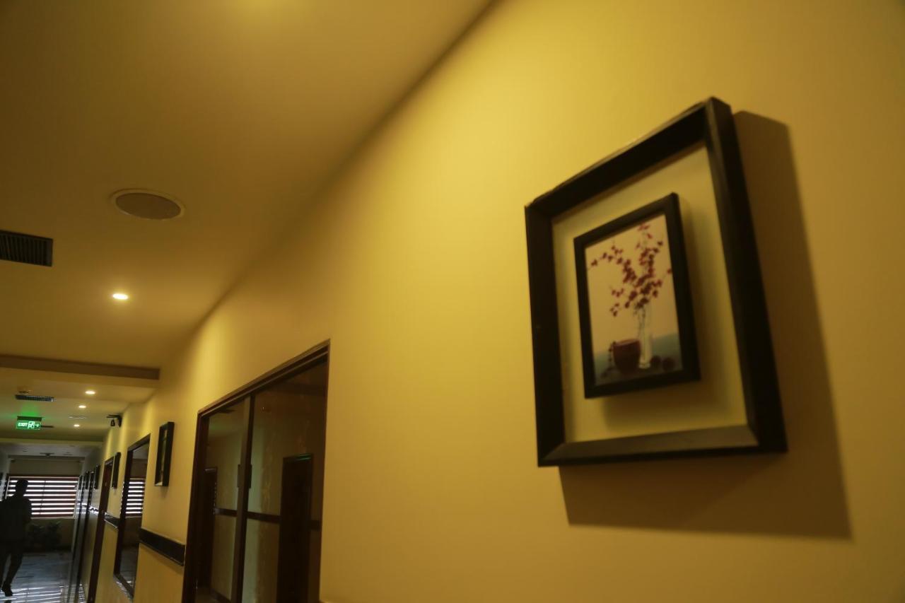 פלקאד Hotel Jyothis Regency מראה חיצוני תמונה